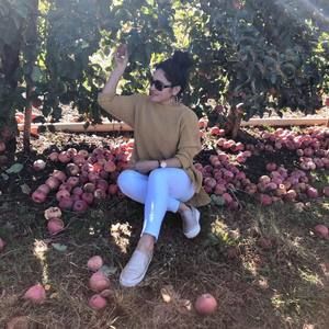 Meet your Posher, Elena